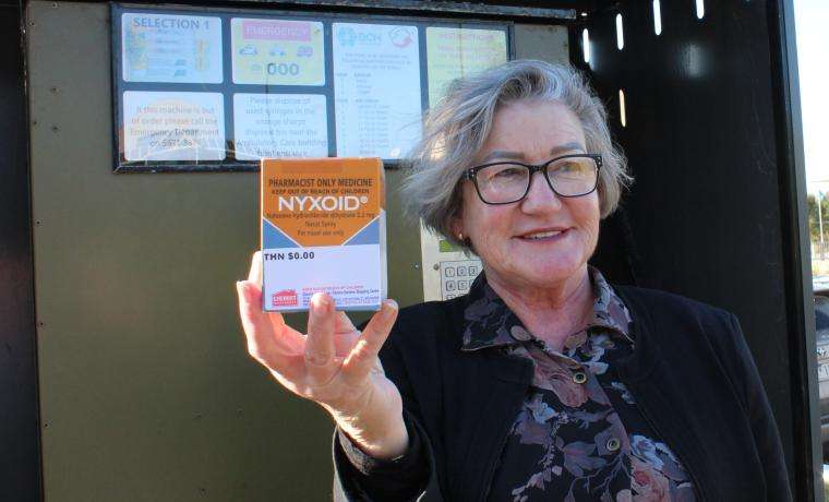 Deb Guy, Bass Coast Health’s Team Leader Alcohol and Other Drug Services, is urging anyone who is using opiates to have Naloxone spray in their first aid kit. Naloxone can reverse a drug overdose and save a life. Deb is at the Needle and Syringe dispensing machine at Wonthaggi Hospital.